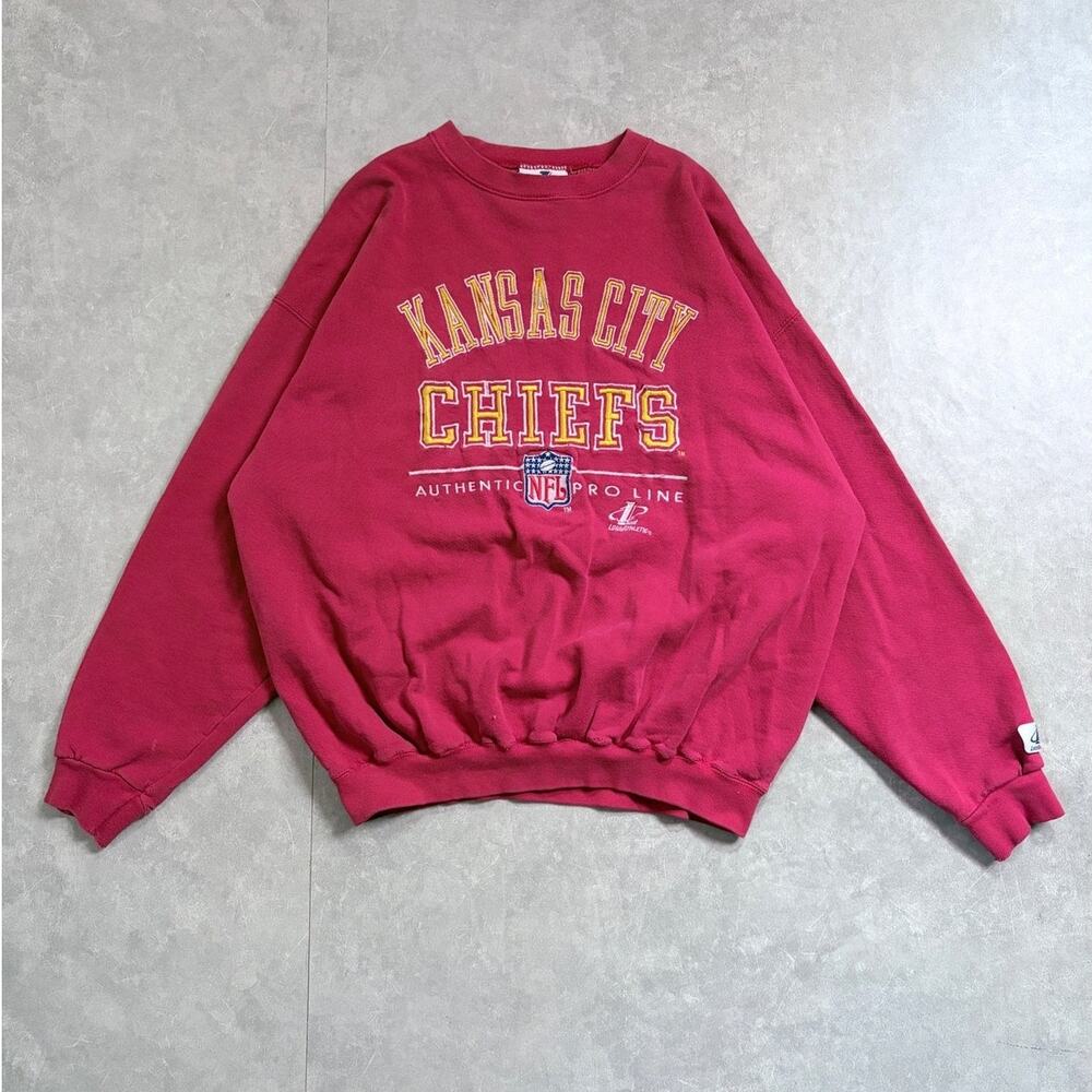 90s Vintage Kansas City Chiefs Embroidered Logo Athletic Red Crewneck -L